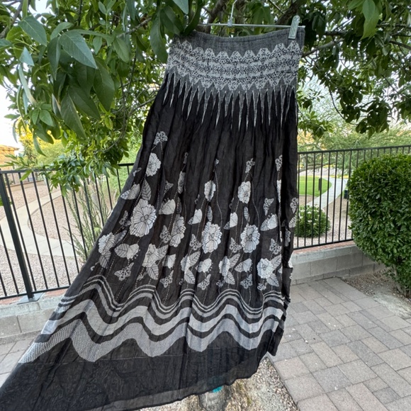 LAPIS CONVERTIBLE SKIRT/DRESS OS - Picture 1 of 8